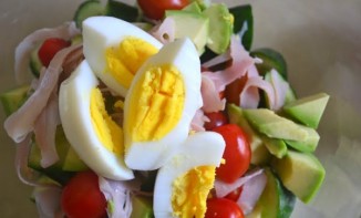 salat_s_myasom_pomidorami_i_yaicami-149415.JPG