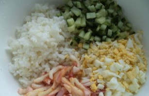 salat_iz_kalmarov_s_risom-169658.png